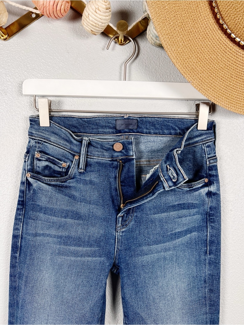 Mother The Weekender Fray Jeans in Hop On Hop Off Mid-Rise Ankle Size 25 - Picture 5 of 12